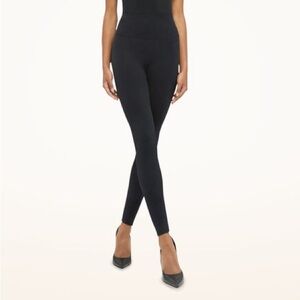 Wilford Aurora Light Shape Leggings in Black, Size S